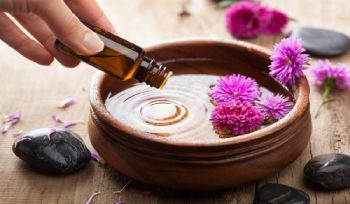  Aromatherapy for Beauty and Wellness: The Power of Essential Oils